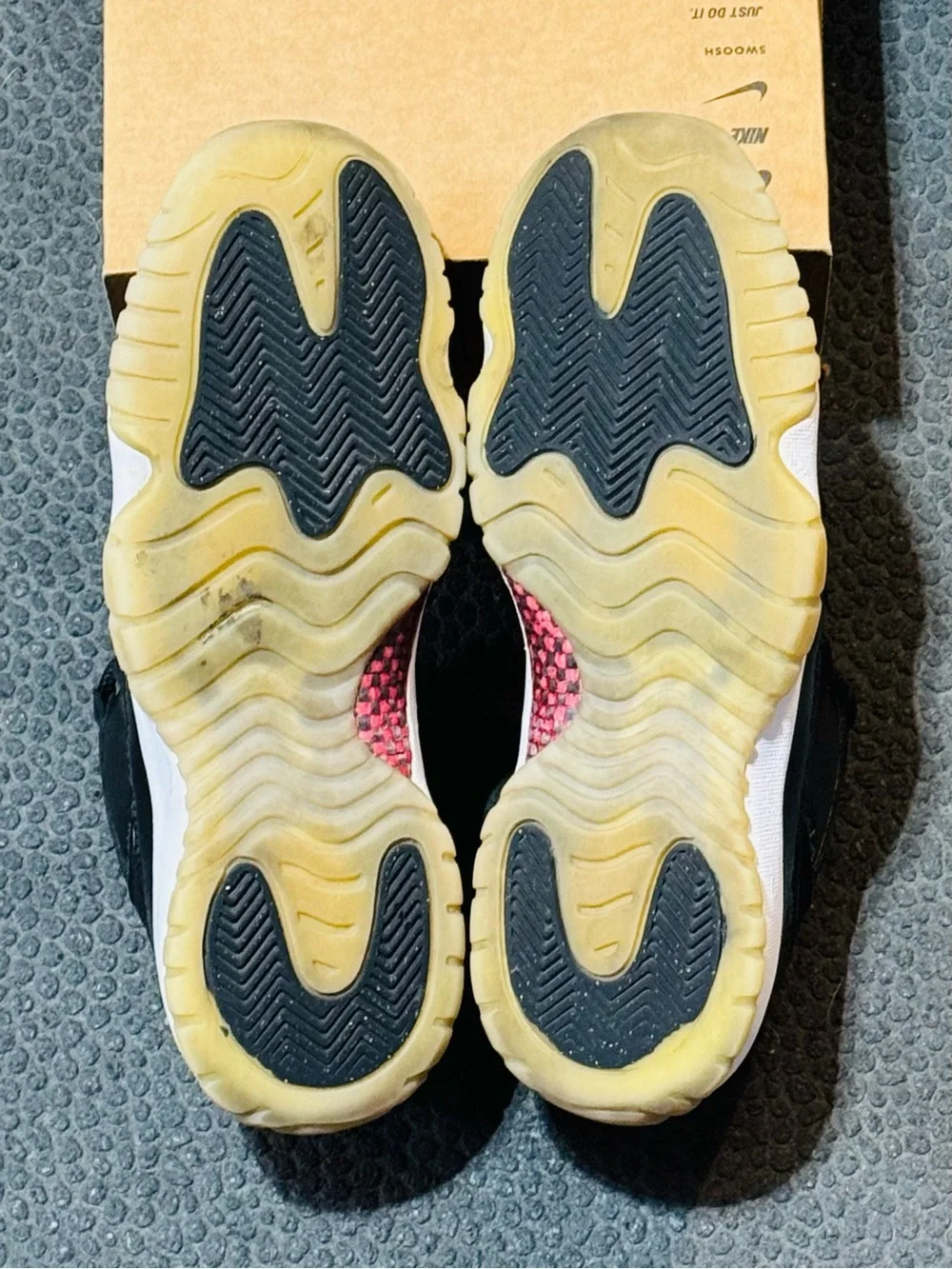 Jordan 11 Retro Low ‘72-10’ GS 2022 (Sz 7Y/8.5W)